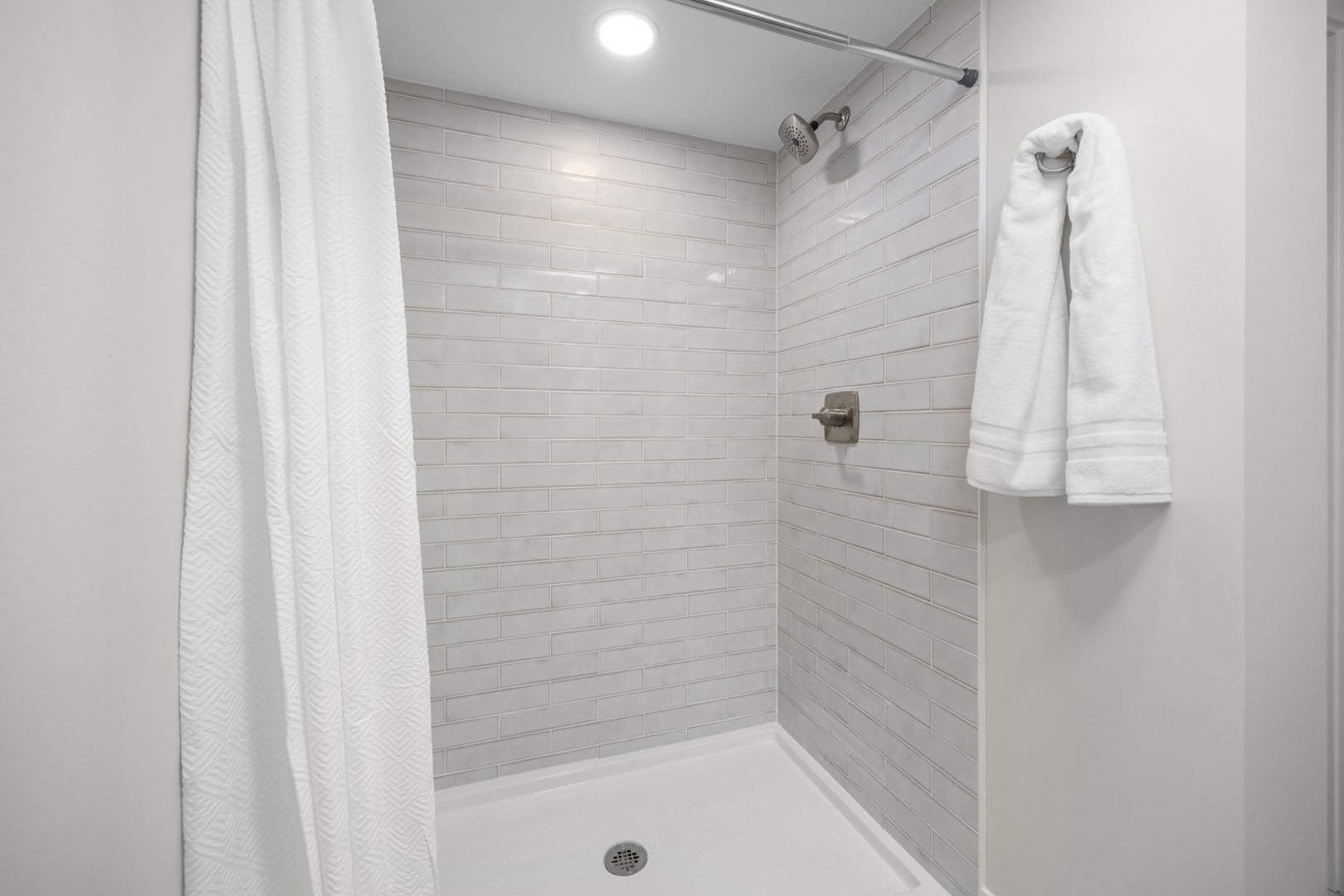 29 Grand Central Lane, Schaumburg, IL 60193
