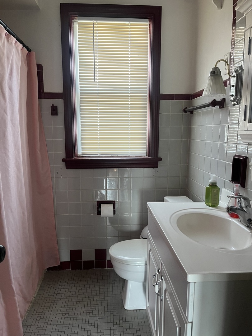 2256 S 15th Avenue, North Riverside, IL 60546