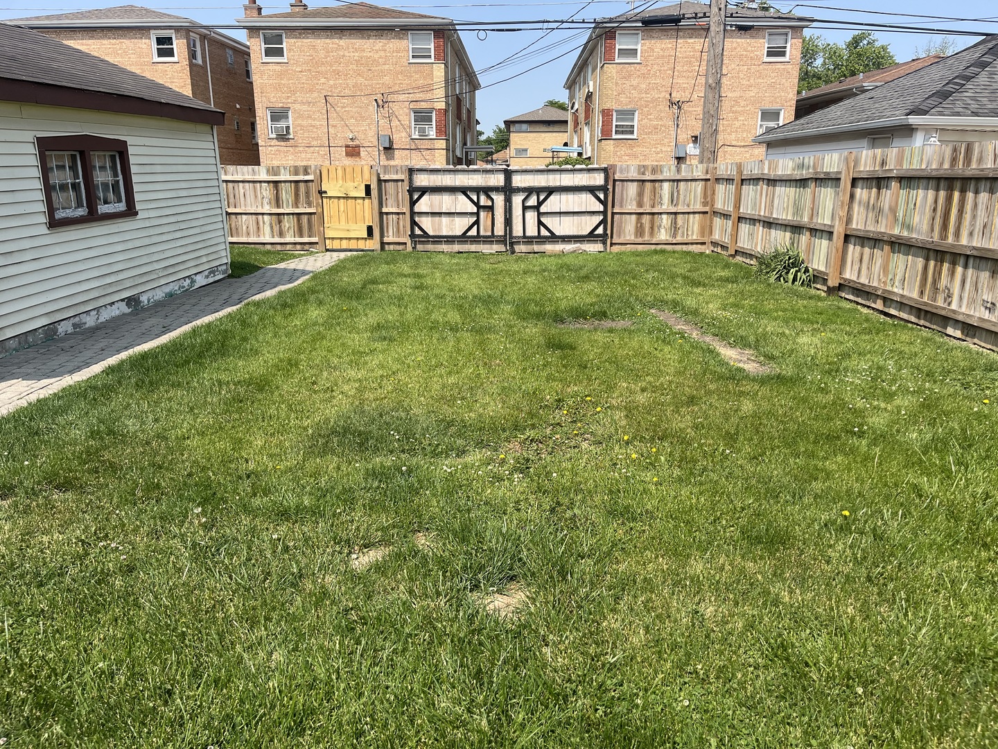 2256 S 15th Avenue, North Riverside, IL 60546