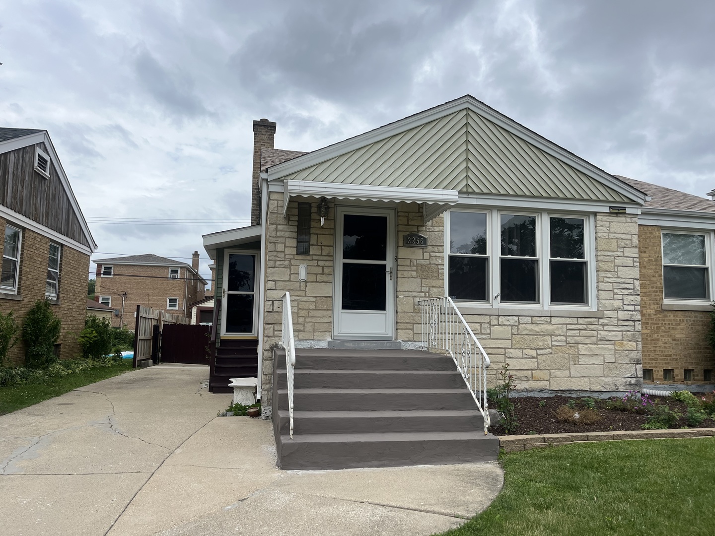 2256 S 15th Avenue, North Riverside, IL 60546