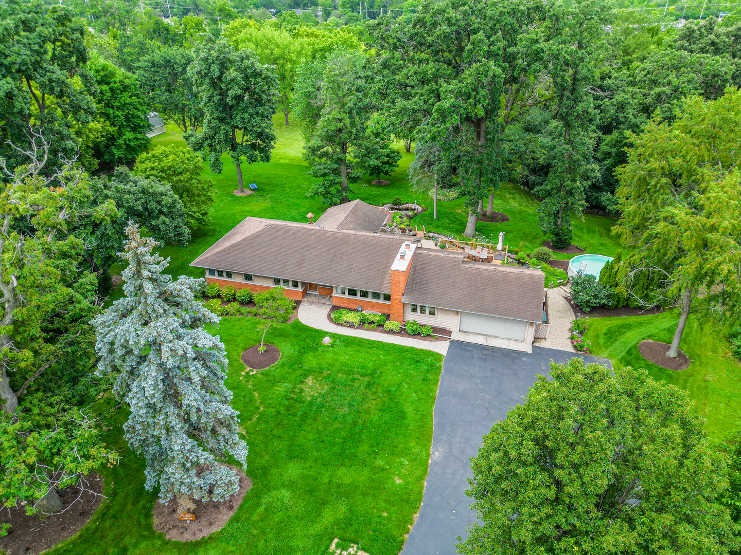 29W731 Cape Avenue, West Chicago, IL 60185