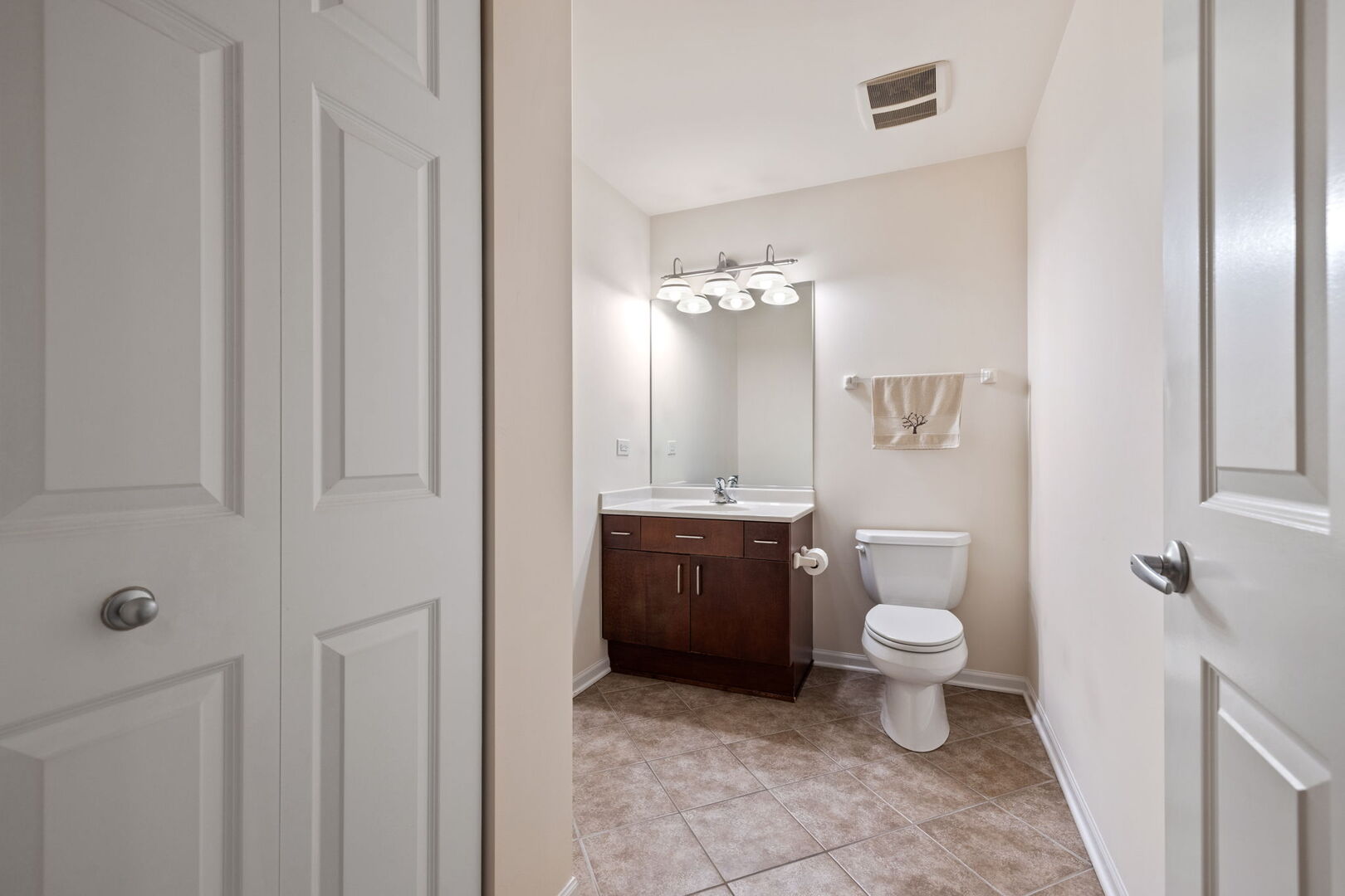 5100 W 96th Street #226, Oak Lawn, IL 60453