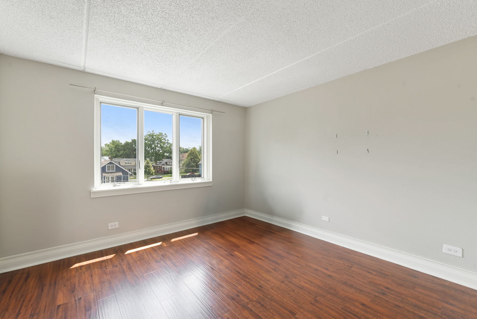 1551 Ashland Avenue #208, Des Plaines, IL 60016