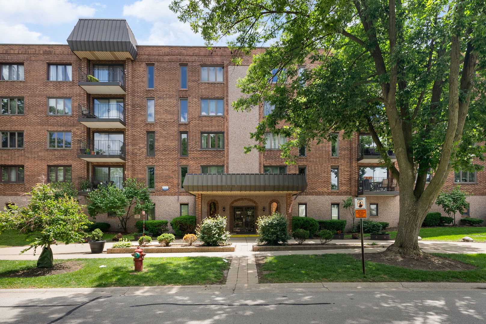 1551 Ashland Avenue #208, Des Plaines, IL 60016
