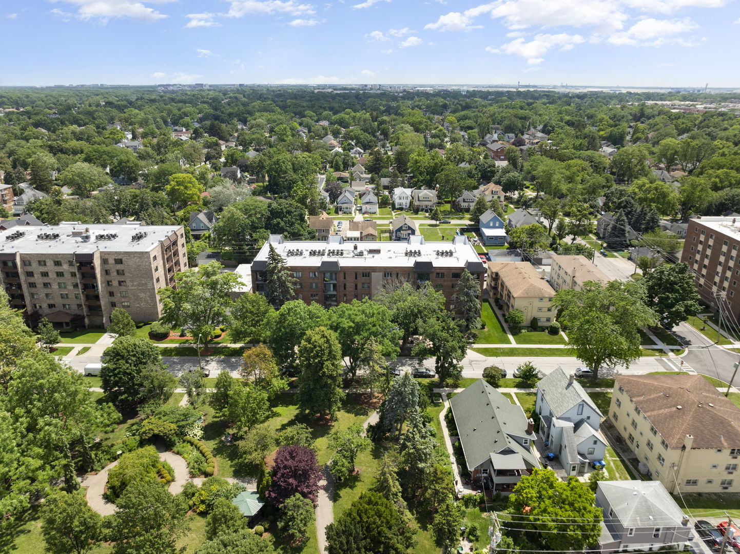 1551 Ashland Avenue #208, Des Plaines, IL 60016