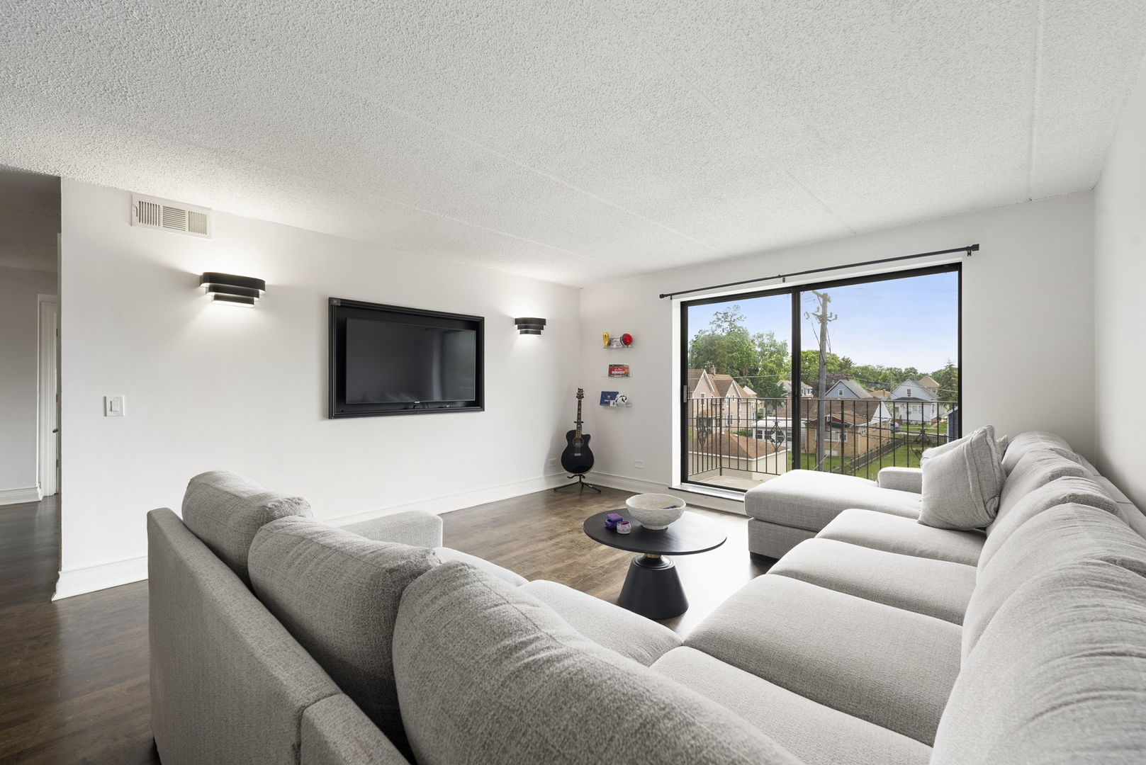 1551 Ashland Avenue #208, Des Plaines, IL 60016