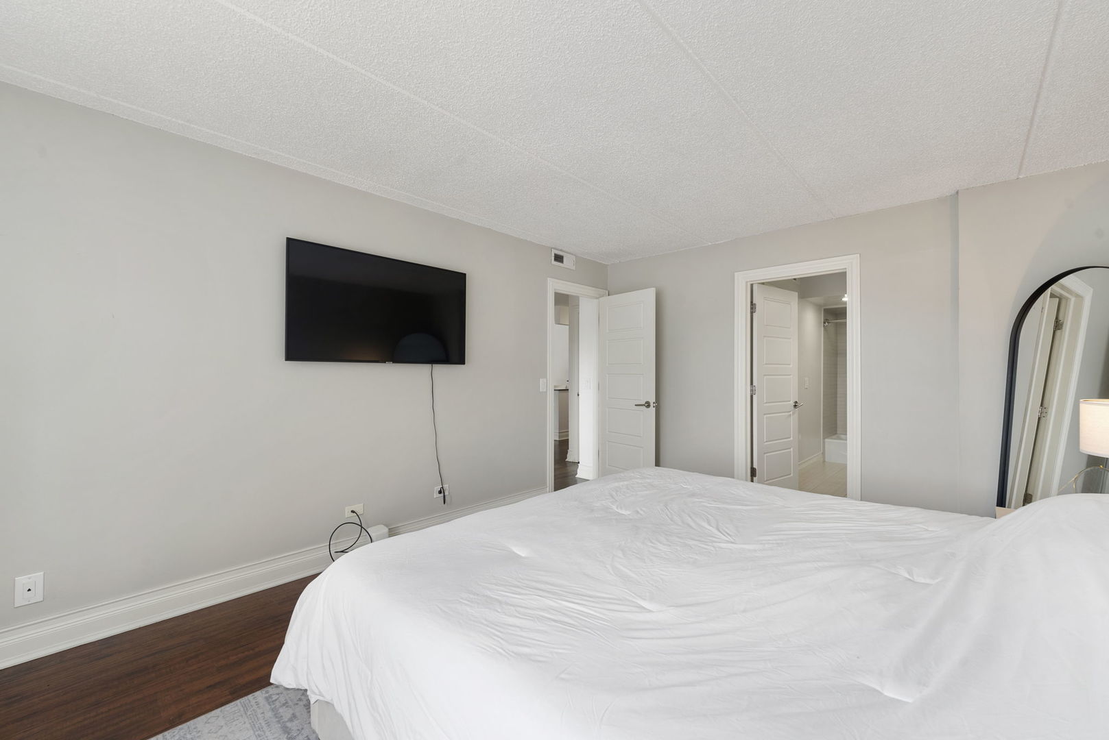 1551 Ashland Avenue #208, Des Plaines, IL 60016
