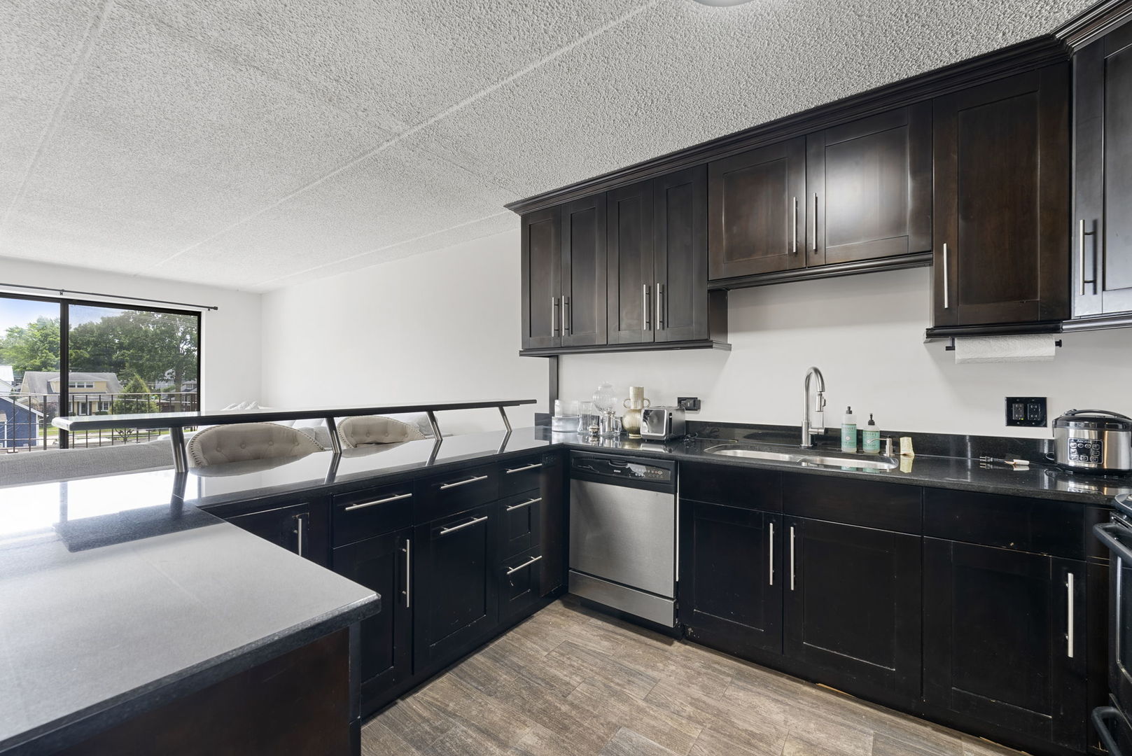 1551 Ashland Avenue #208, Des Plaines, IL 60016