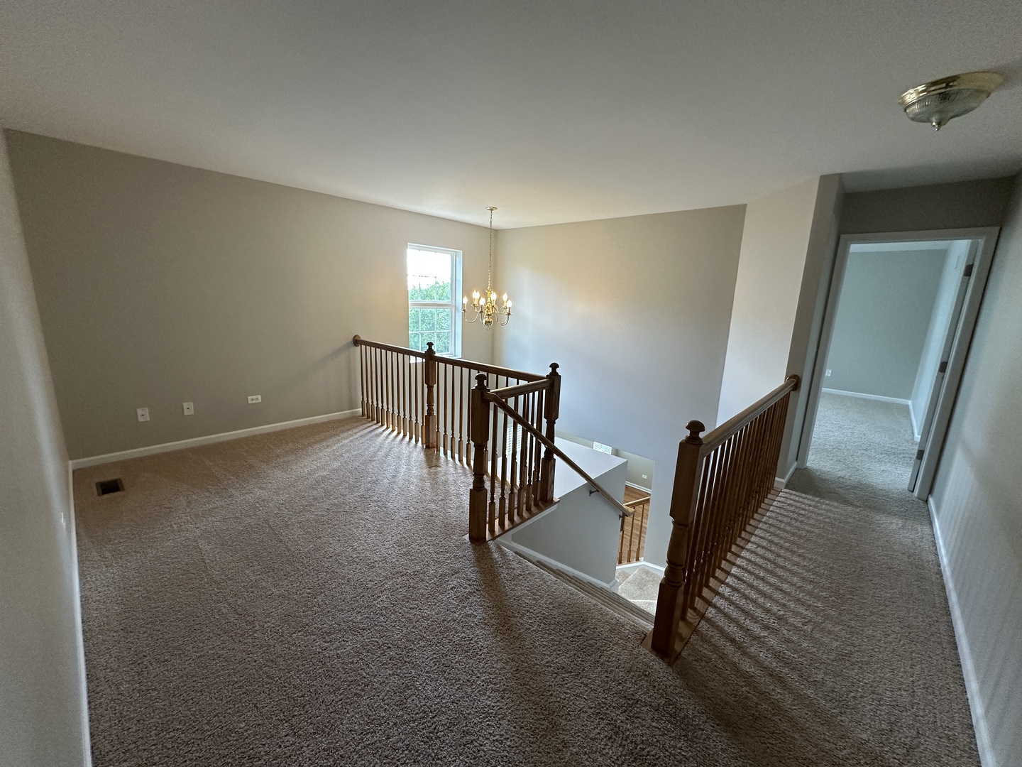 738 Oak Hollow Road, Crystal Lake, IL 60014