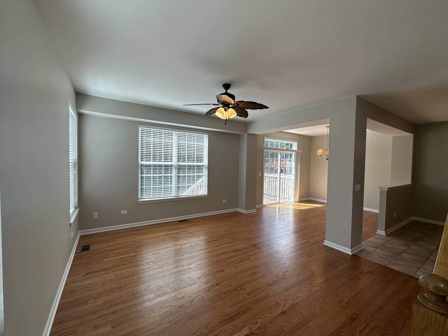 738 Oak Hollow Road, Crystal Lake, IL 60014