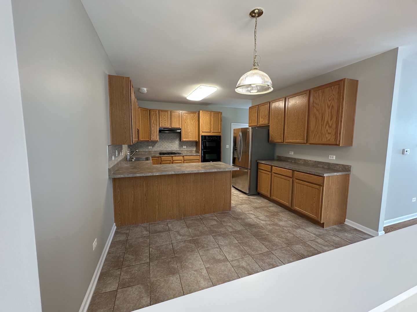 738 Oak Hollow Road, Crystal Lake, IL 60014