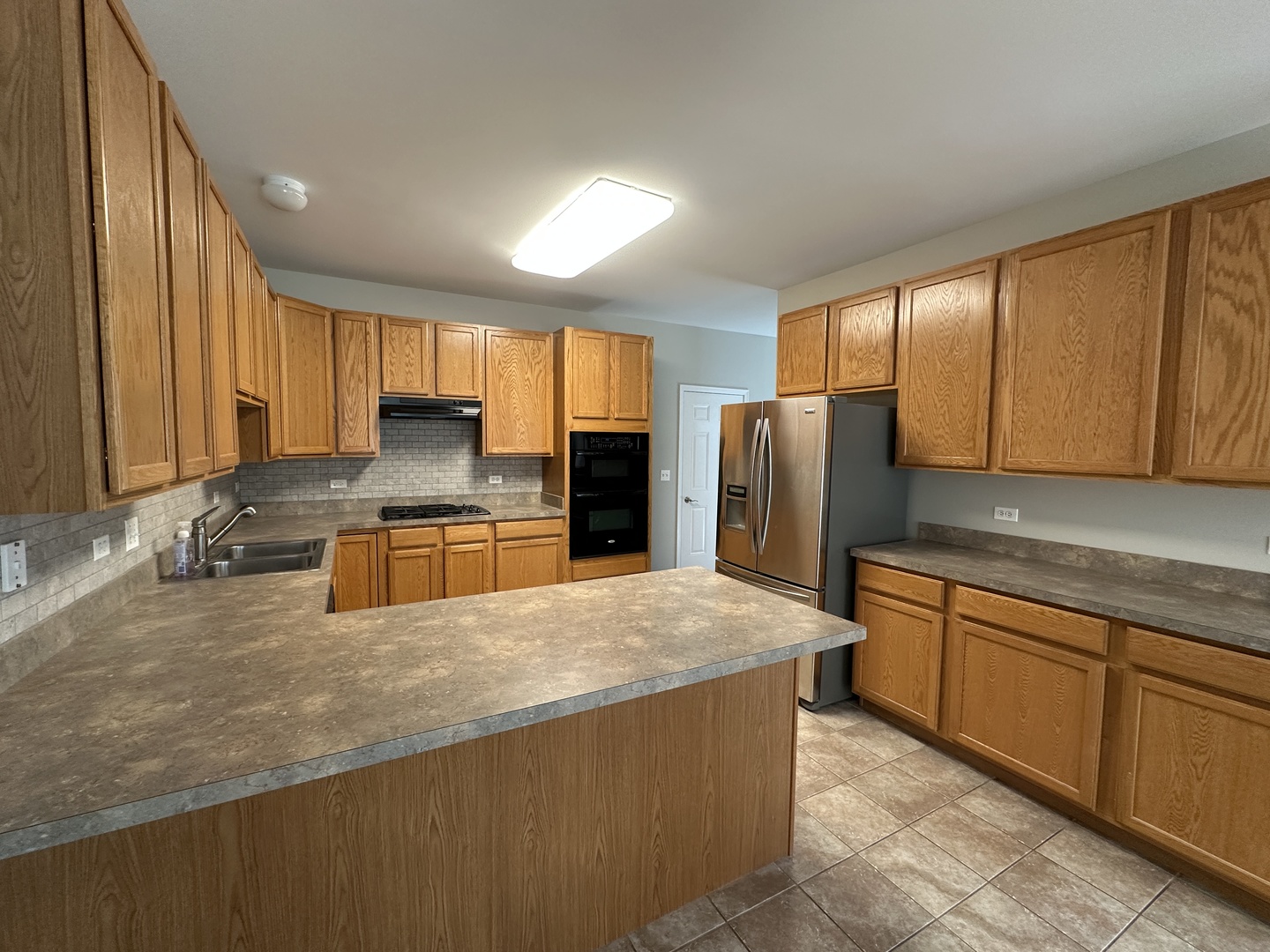 738 Oak Hollow Road, Crystal Lake, IL 60014