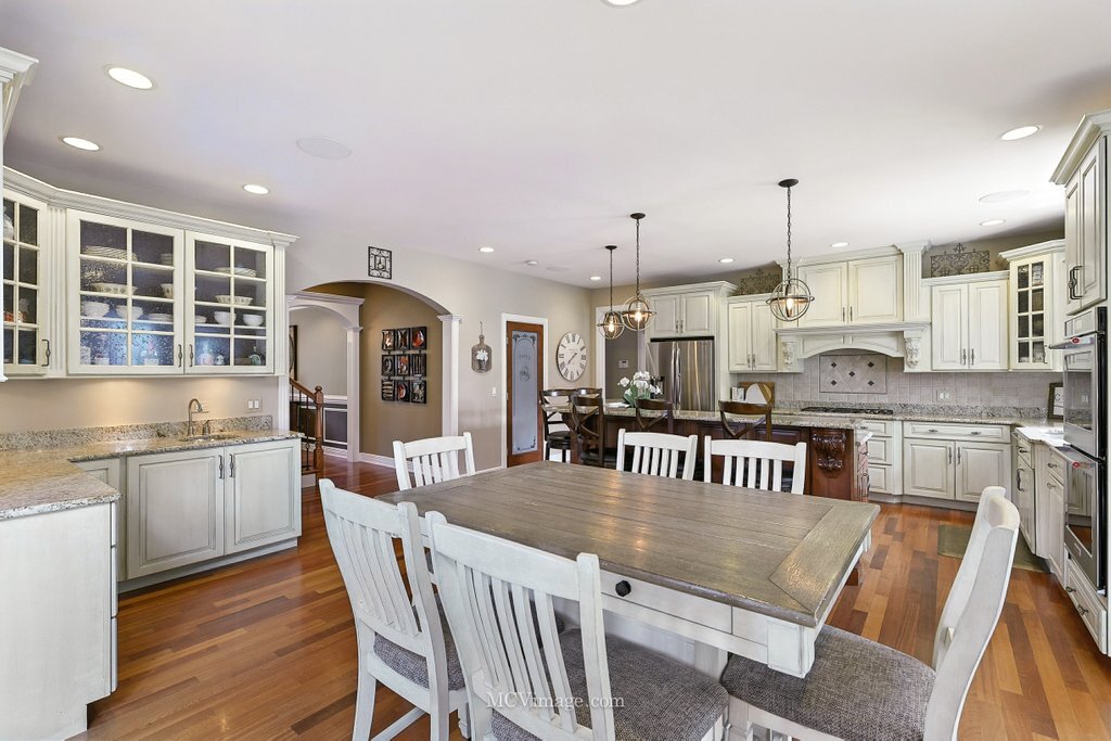 5N175 Oak Hill Drive, St. Charles, IL 60175