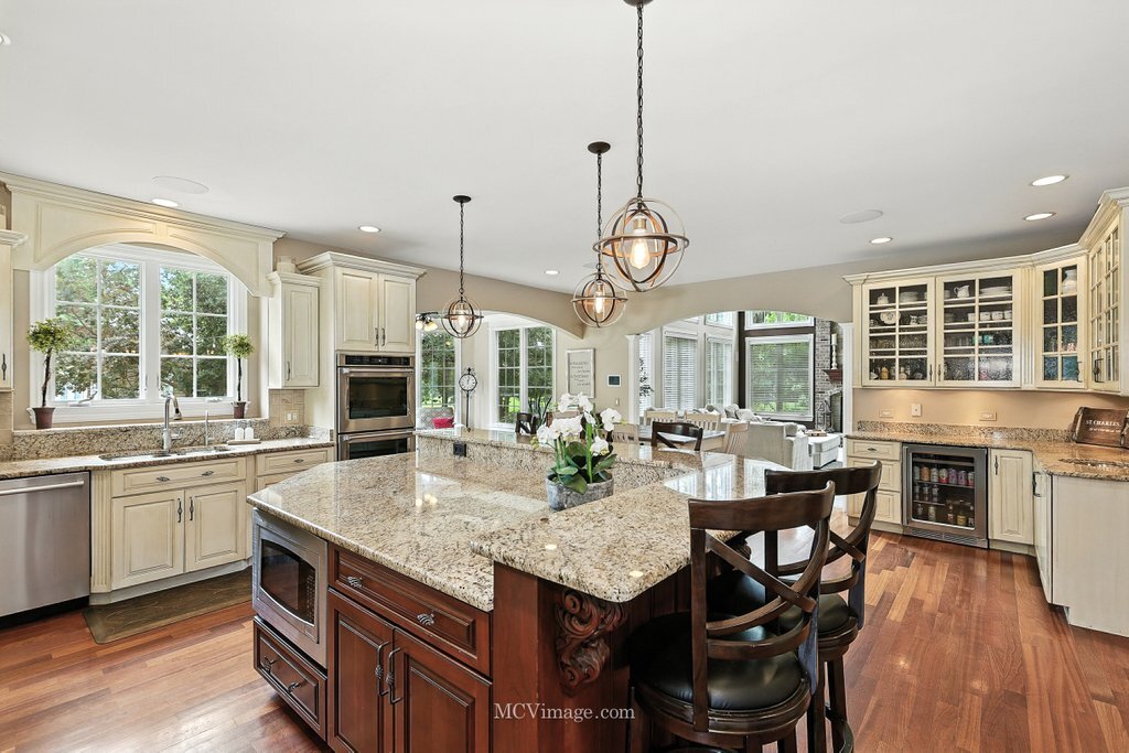 5N175 Oak Hill Drive, St. Charles, IL 60175