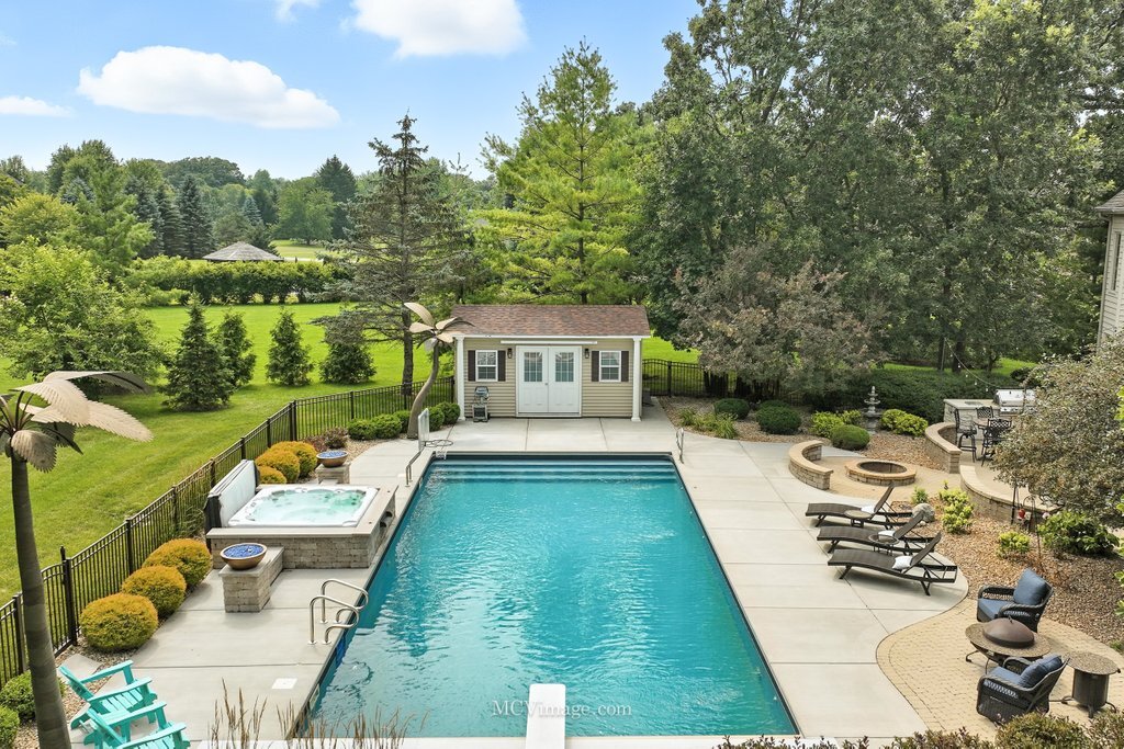5N175 Oak Hill Drive, St. Charles, IL 60175
