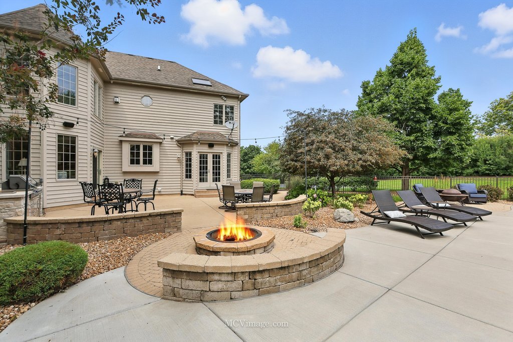 5N175 Oak Hill Drive, St. Charles, IL 60175