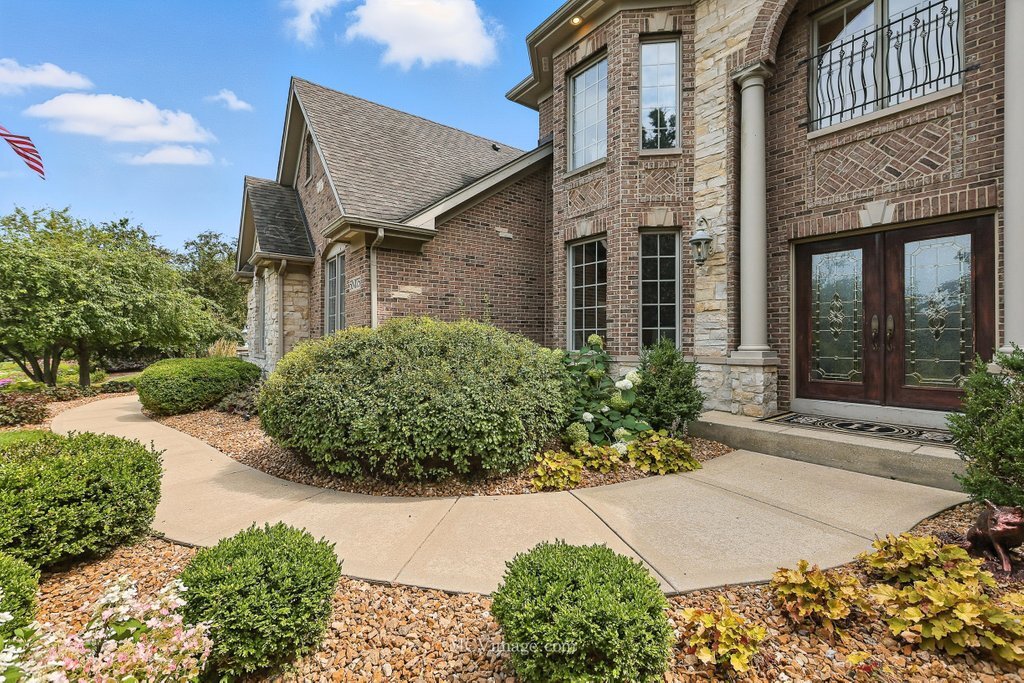 5N175 Oak Hill Drive, St. Charles, IL 60175