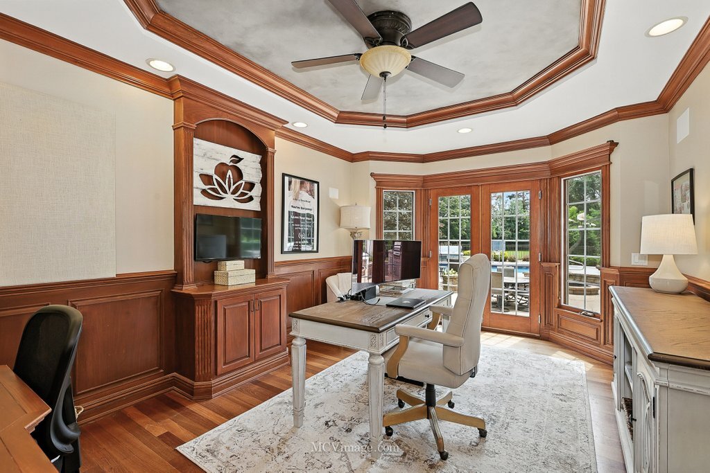 5N175 Oak Hill Drive, St. Charles, IL 60175