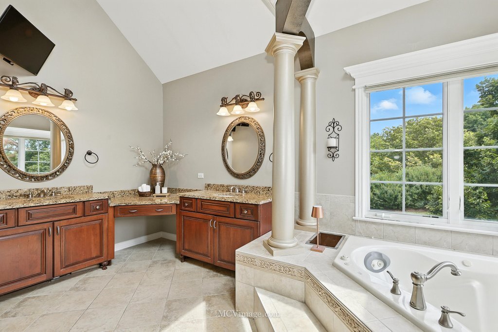 5N175 Oak Hill Drive, St. Charles, IL 60175