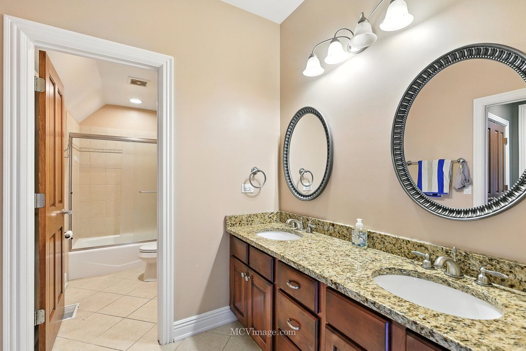 5N175 Oak Hill Drive, St. Charles, IL 60175