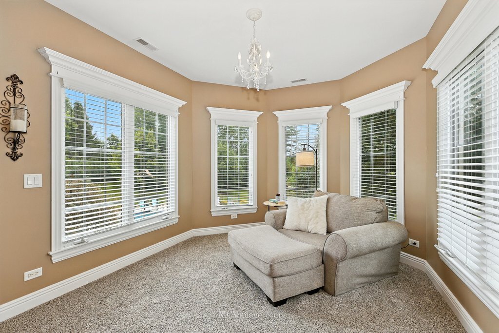 5N175 Oak Hill Drive, St. Charles, IL 60175