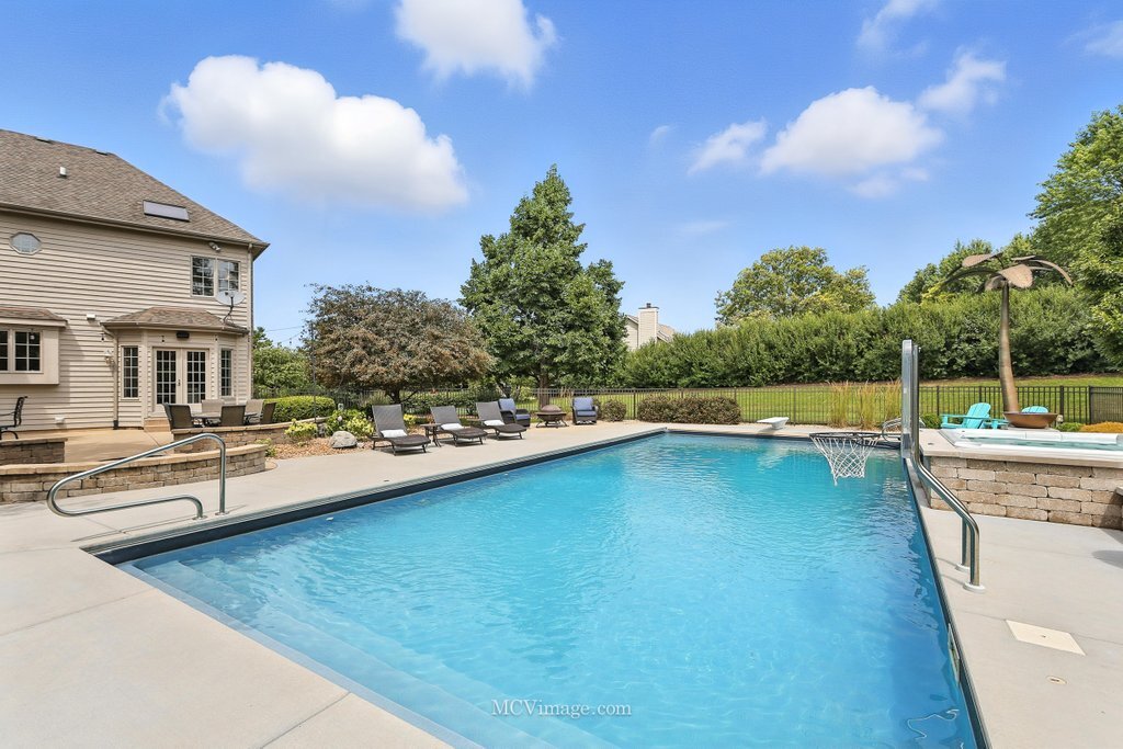5N175 Oak Hill Drive, St. Charles, IL 60175