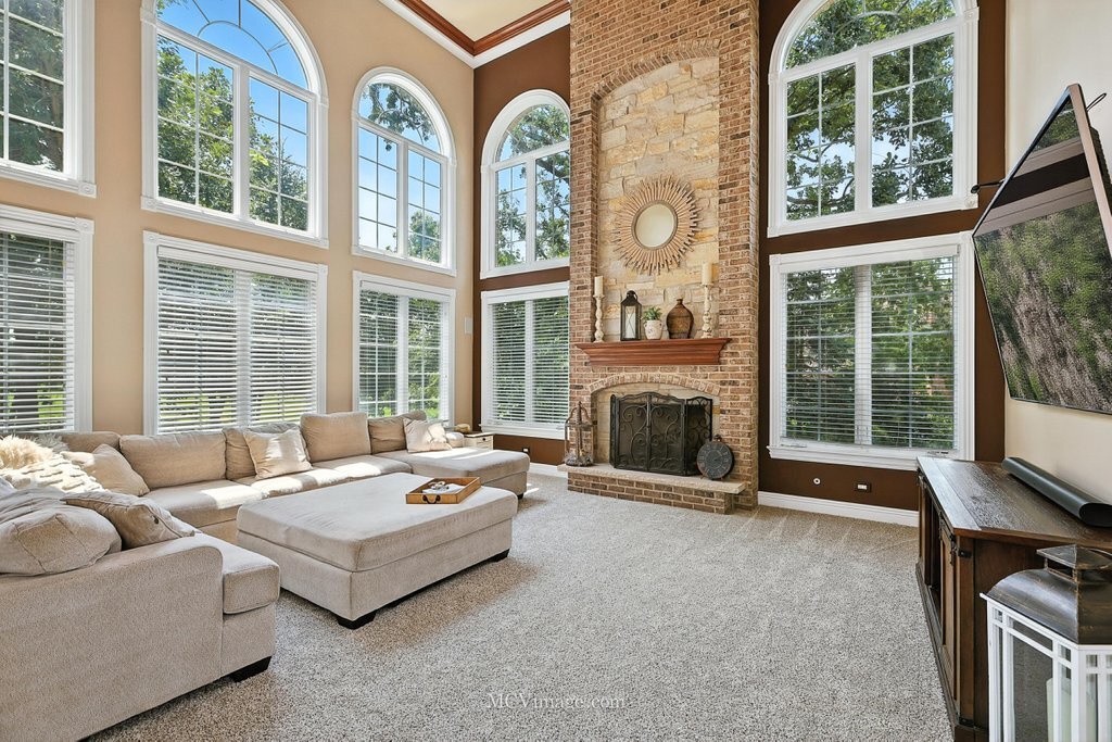 5N175 Oak Hill Drive, St. Charles, IL 60175