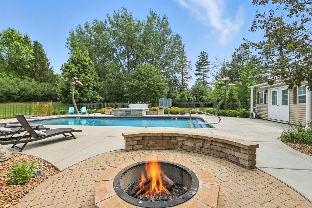 5N175 Oak Hill Drive, St. Charles, IL 60175