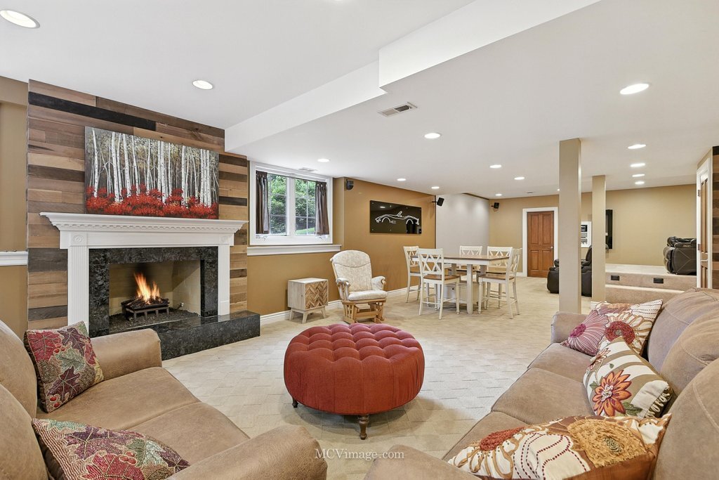 5N175 Oak Hill Drive, St. Charles, IL 60175