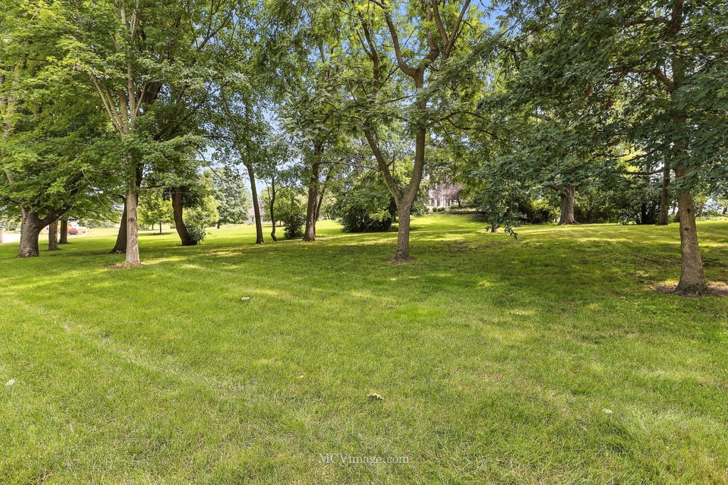 5N175 Oak Hill Drive, St. Charles, IL 60175