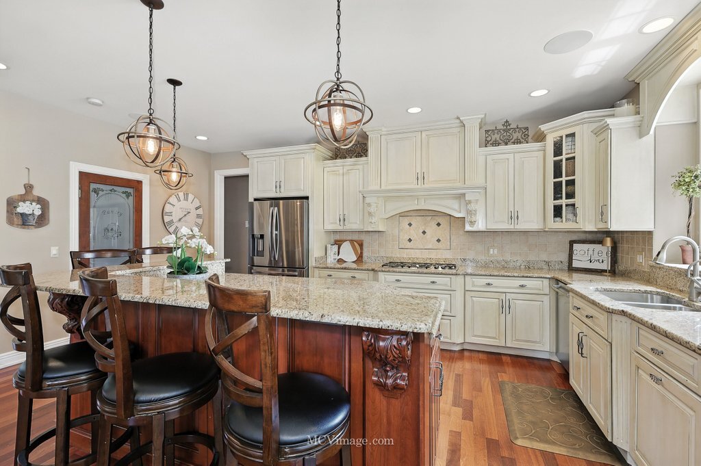 5N175 Oak Hill Drive, St. Charles, IL 60175