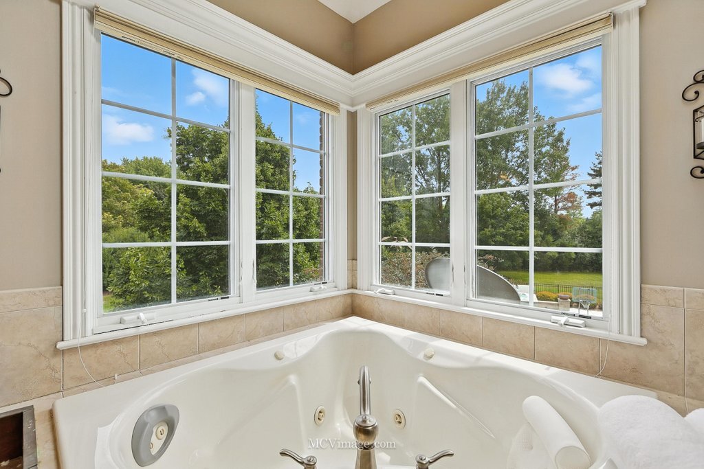5N175 Oak Hill Drive, St. Charles, IL 60175