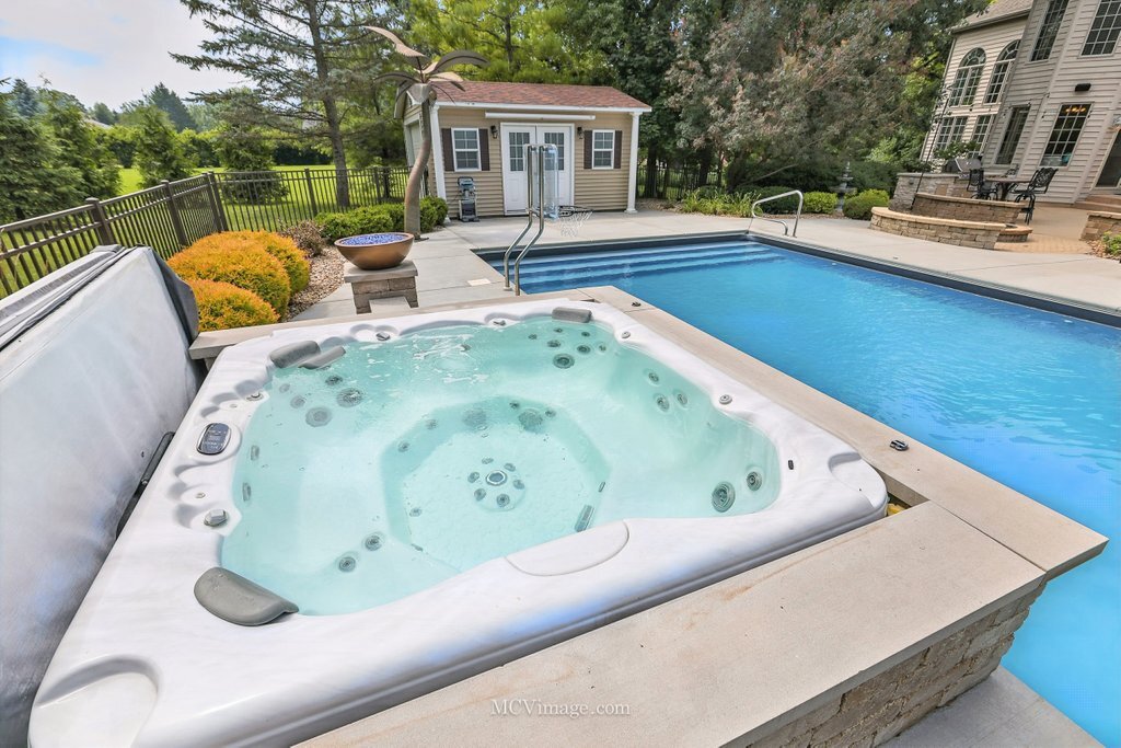 5N175 Oak Hill Drive, St. Charles, IL 60175
