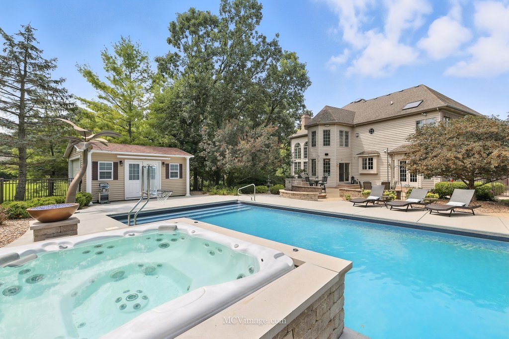 5N175 Oak Hill Drive, St. Charles, IL 60175