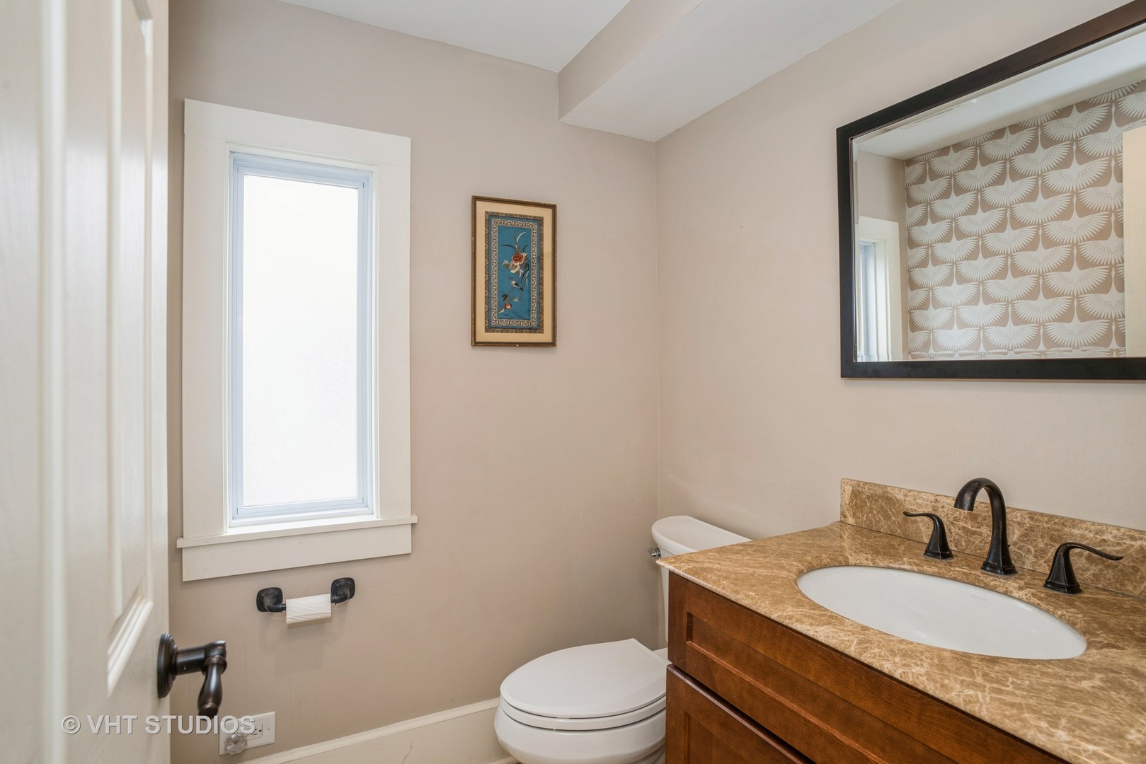 319 NORTH Avenue, Libertyville, IL 60048