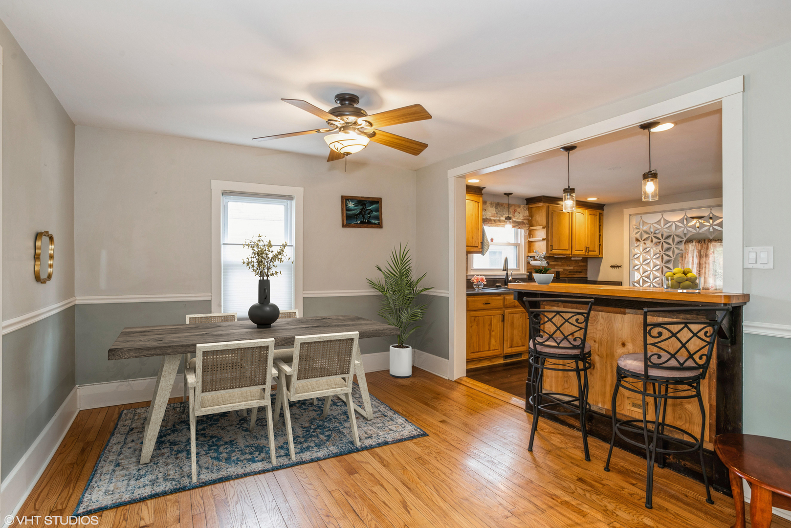 319 NORTH Avenue, Libertyville, IL 60048