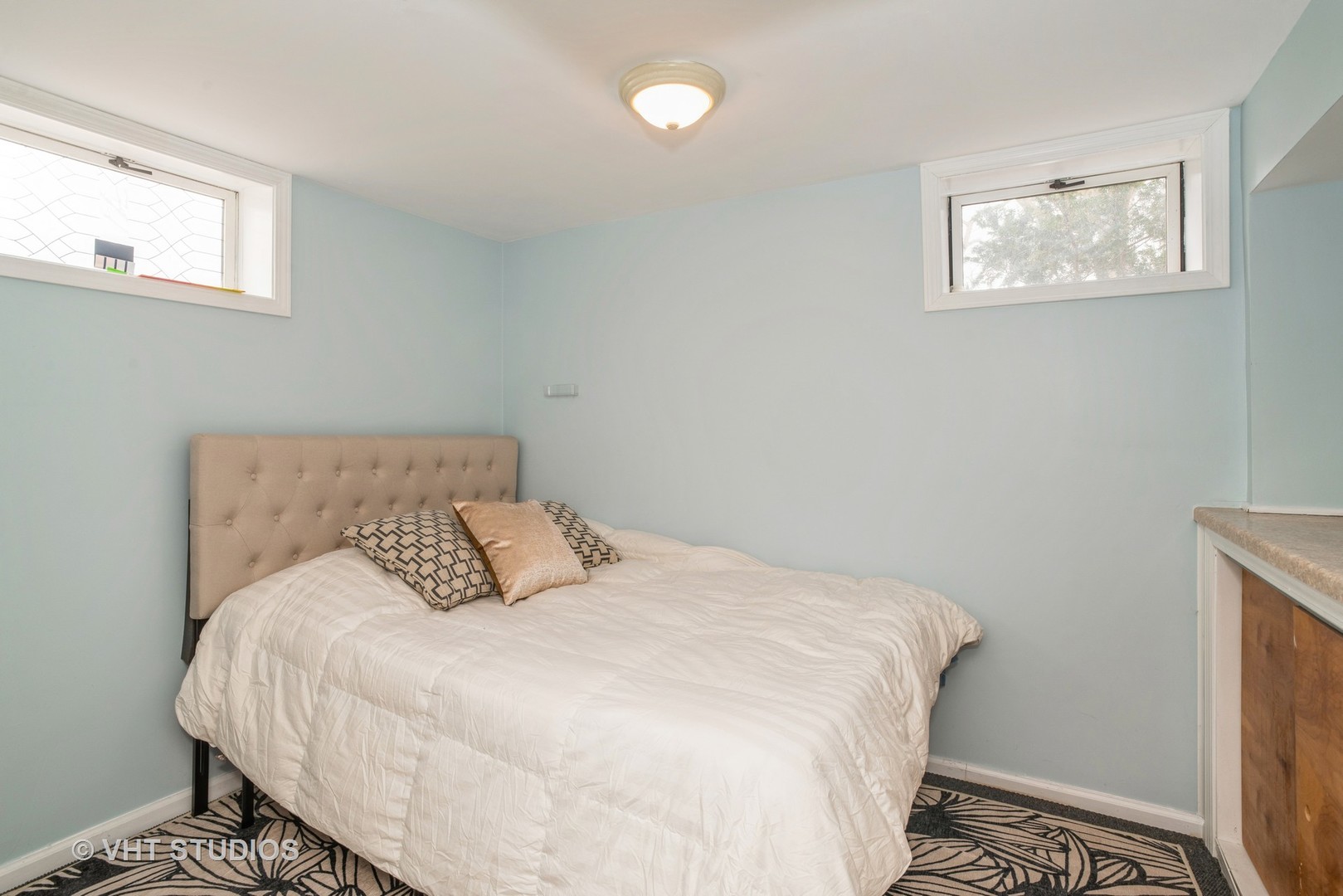 319 NORTH Avenue, Libertyville, IL 60048
