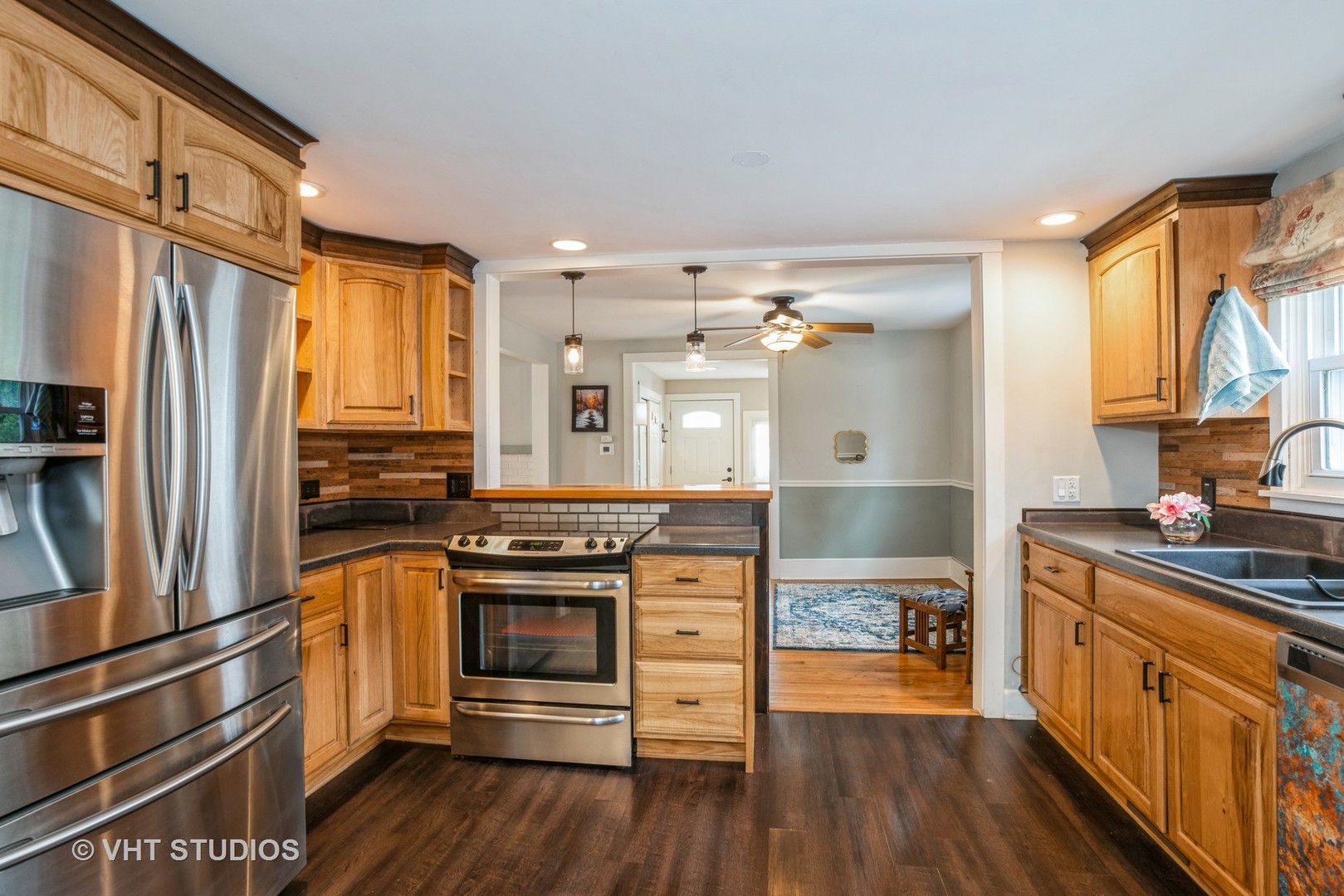 319 NORTH Avenue, Libertyville, IL 60048