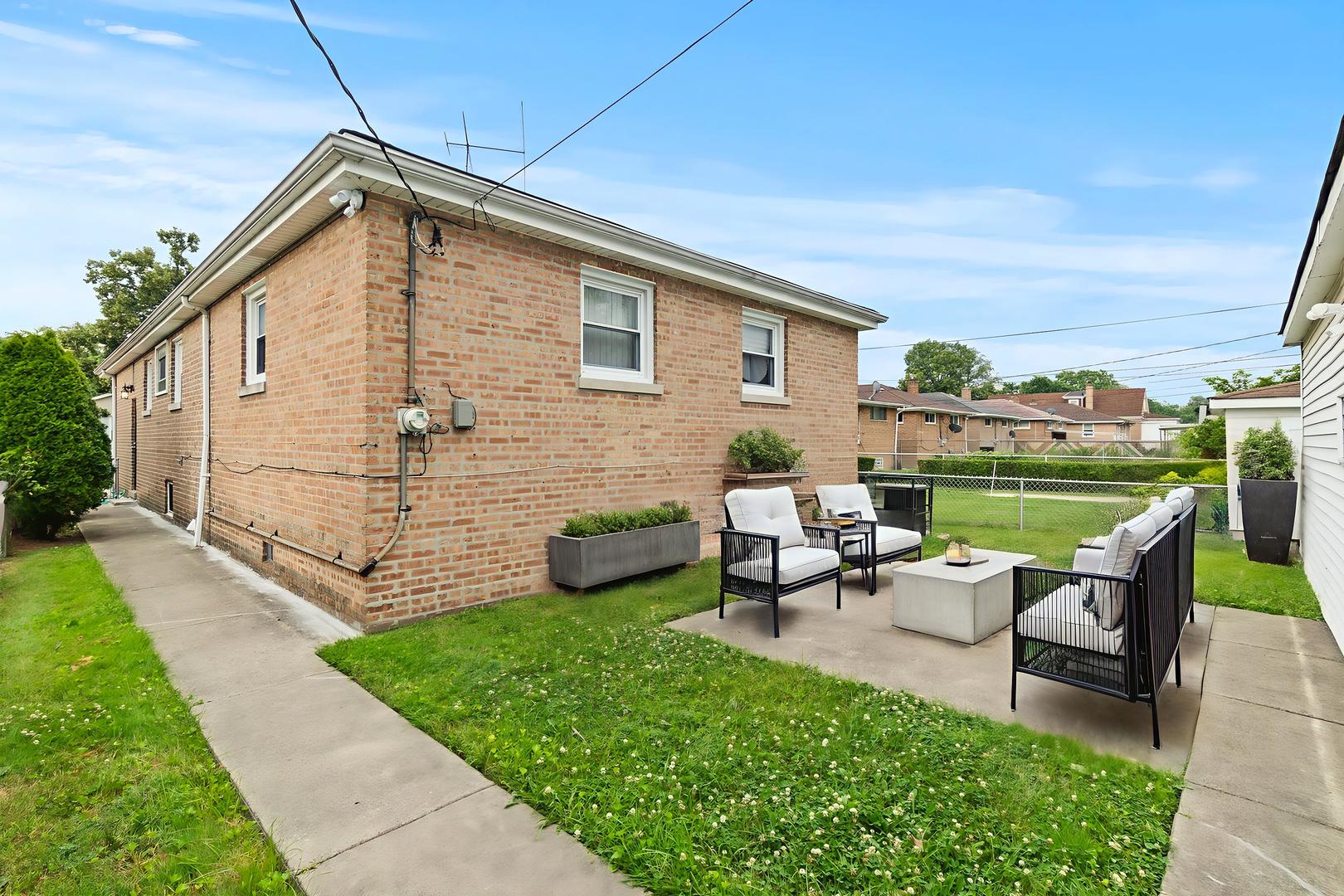 10722 S Union Avenue, Chicago, IL 60628