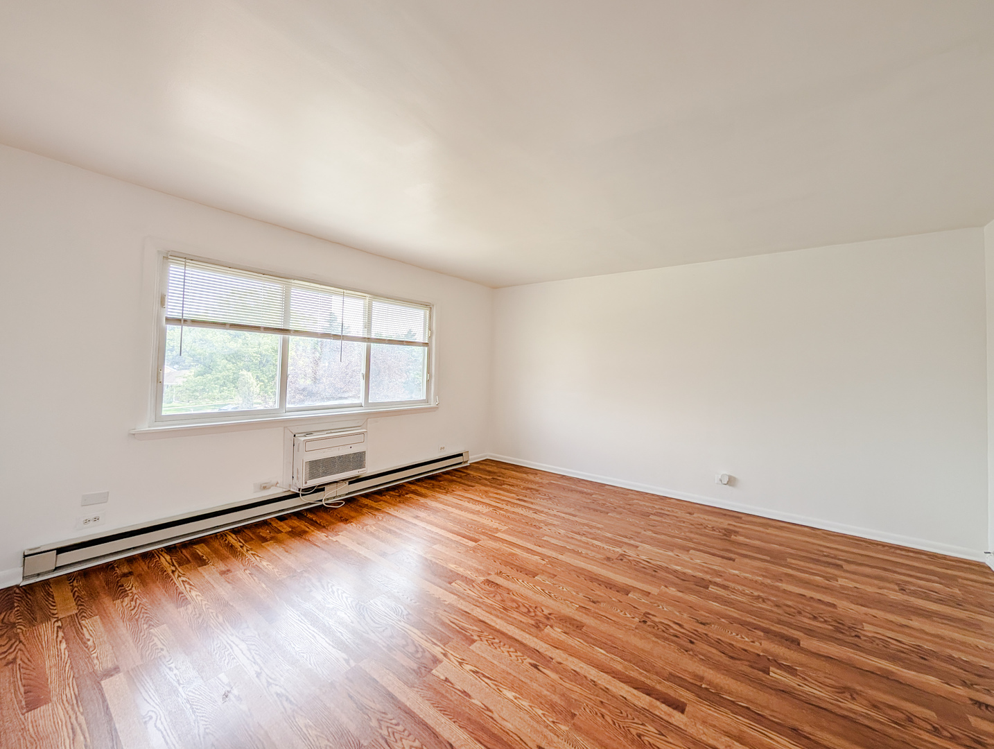 1130 W 18th Street #2E, Broadview, IL 60155