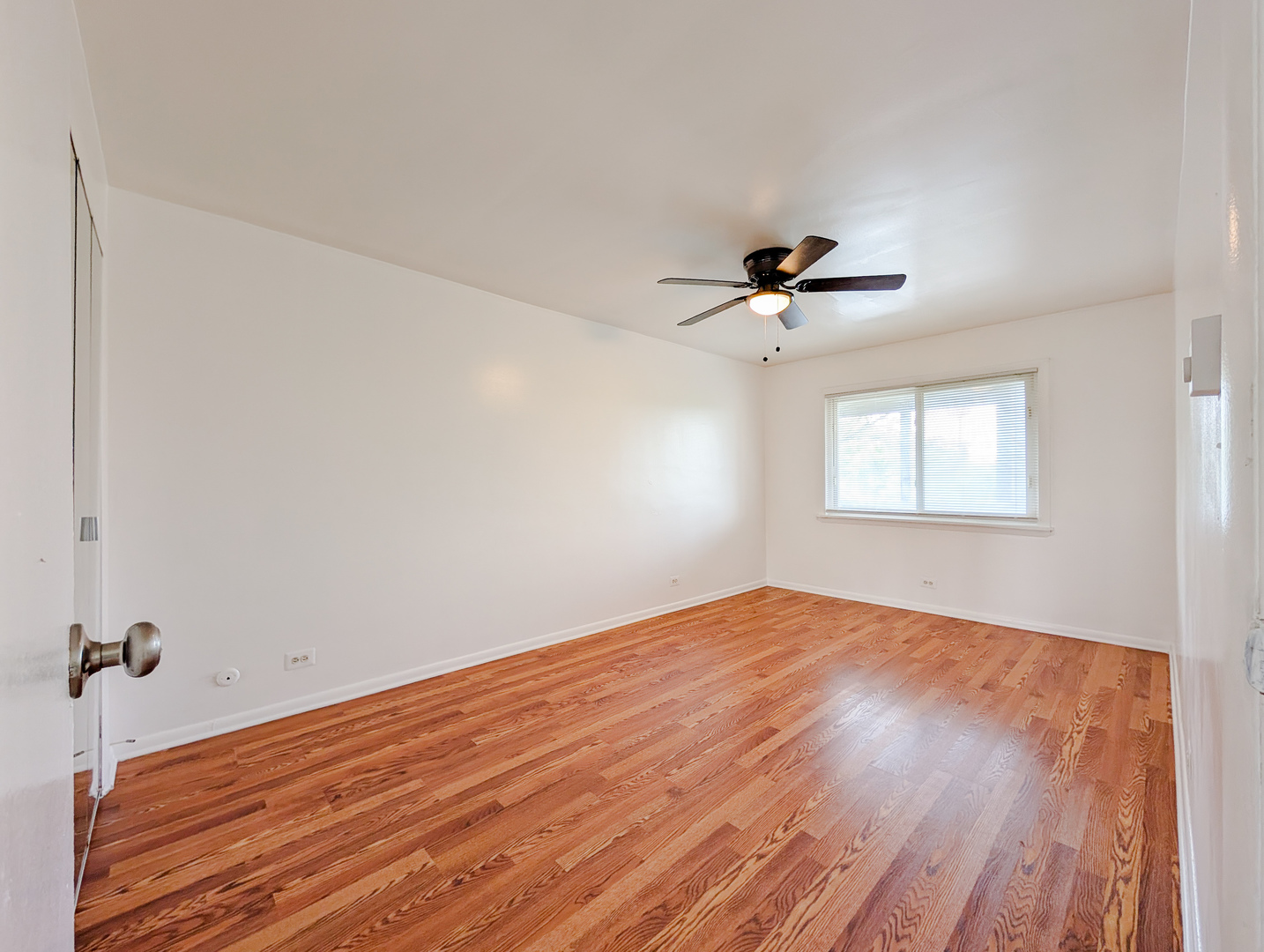 1130 W 18th Street #2E, Broadview, IL 60155