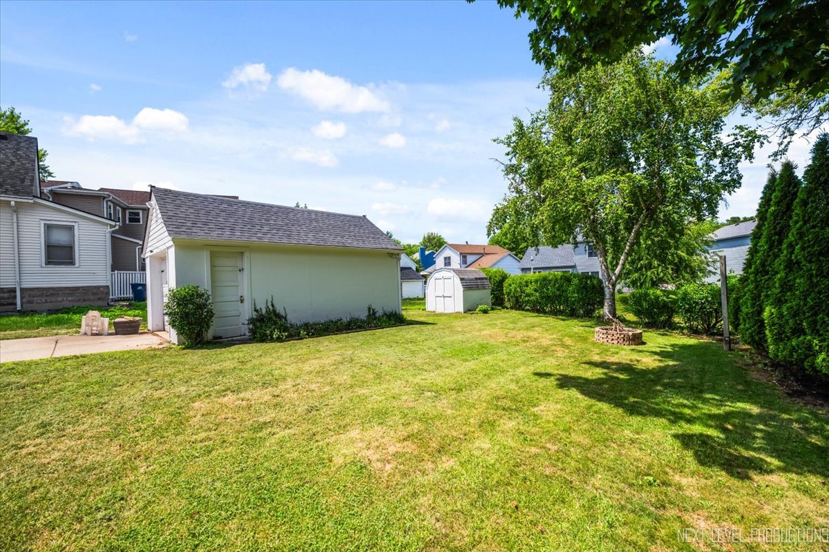 1224 Dean Street, St. Charles, IL 60174