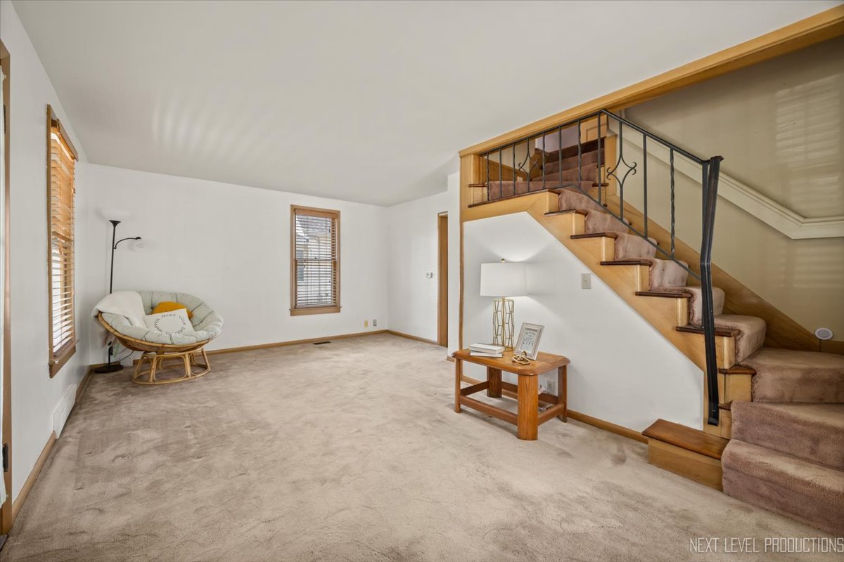 1224 Dean Street, St. Charles, IL 60174