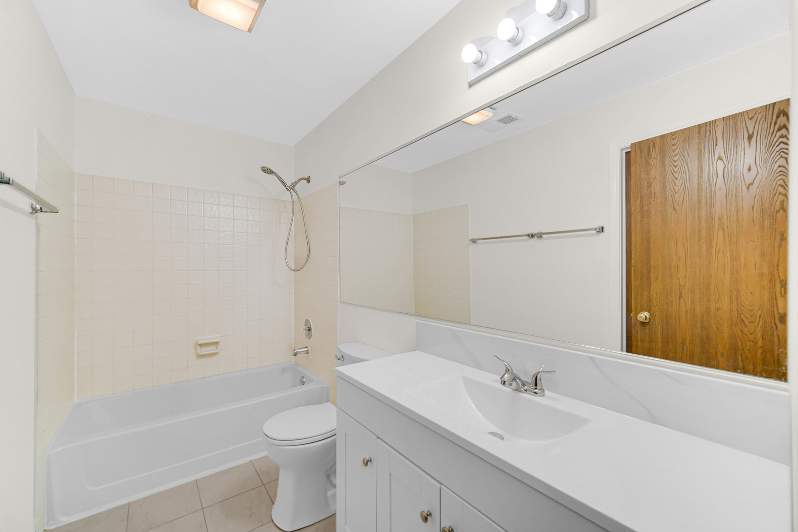 200 Columbia Court #5, Schaumburg, IL 60193
