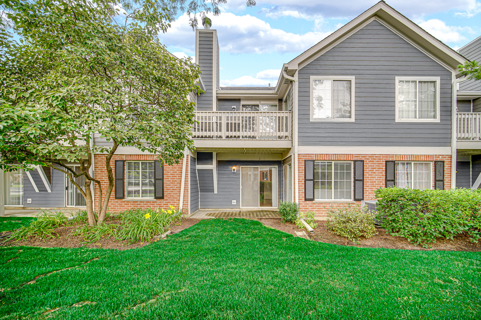 200 Columbia Court #5, Schaumburg, IL 60193
