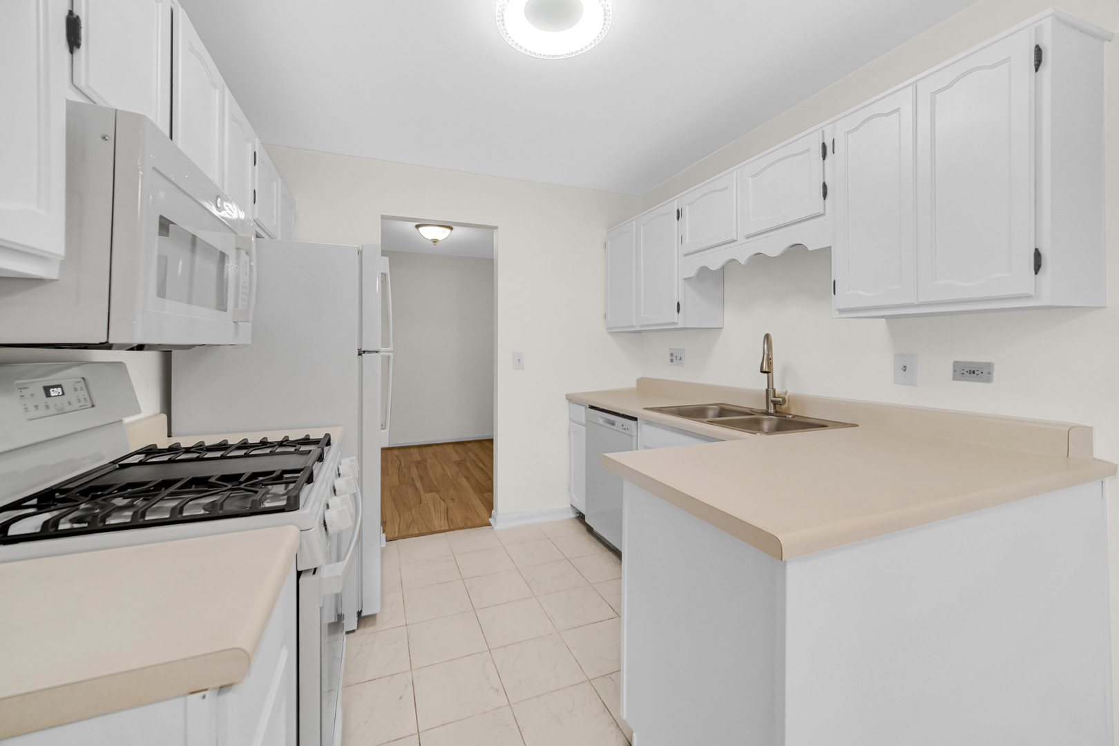 200 Columbia Court #5, Schaumburg, IL 60193