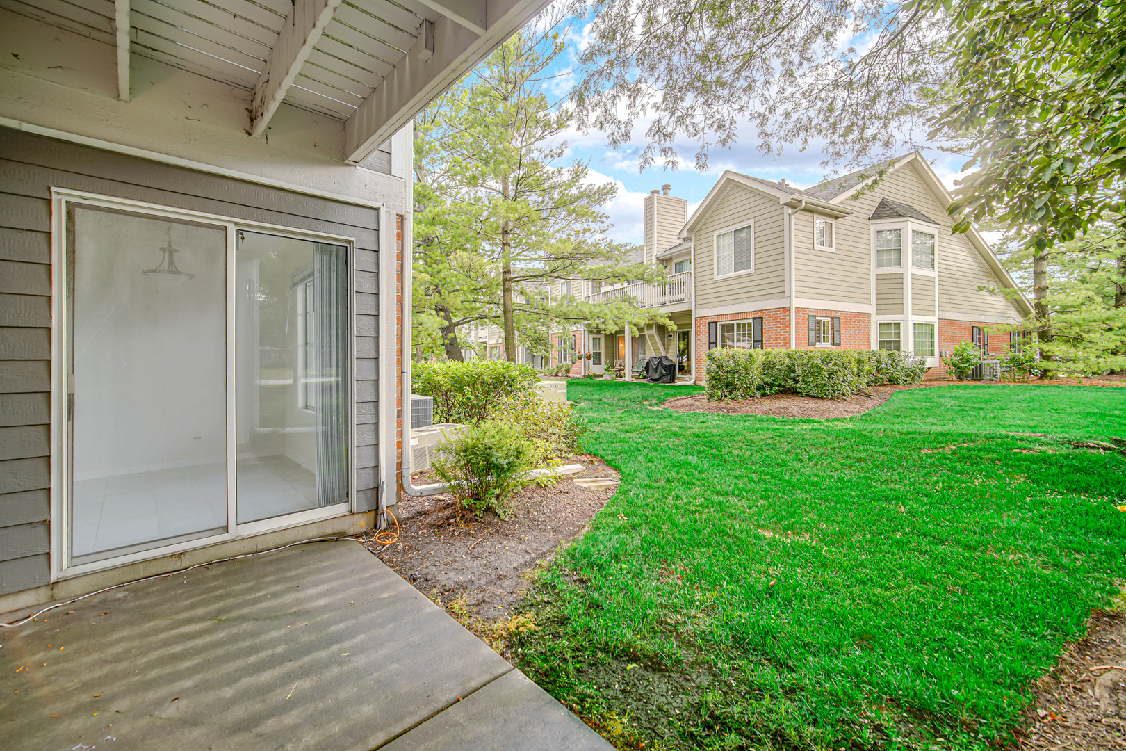 200 Columbia Court #5, Schaumburg, IL 60193