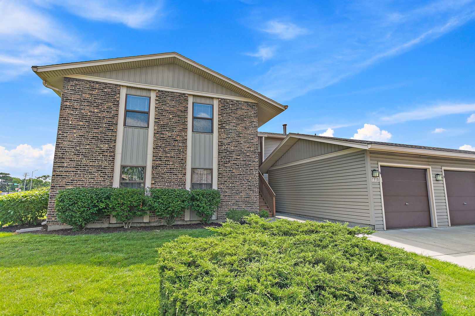 1310 Gifford Court #B, Hanover Park, IL 60133