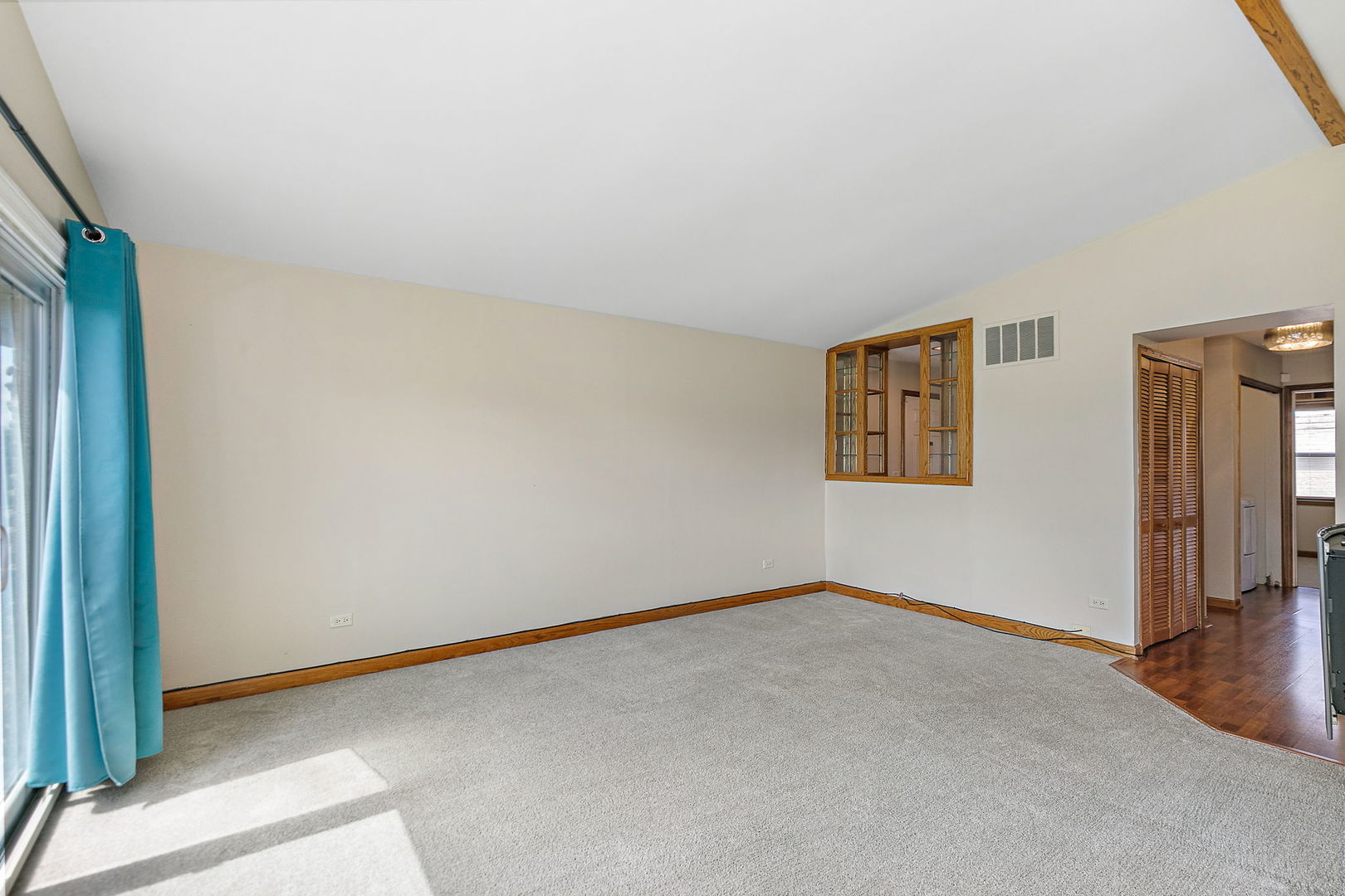 1310 Gifford Court #B, Hanover Park, IL 60133
