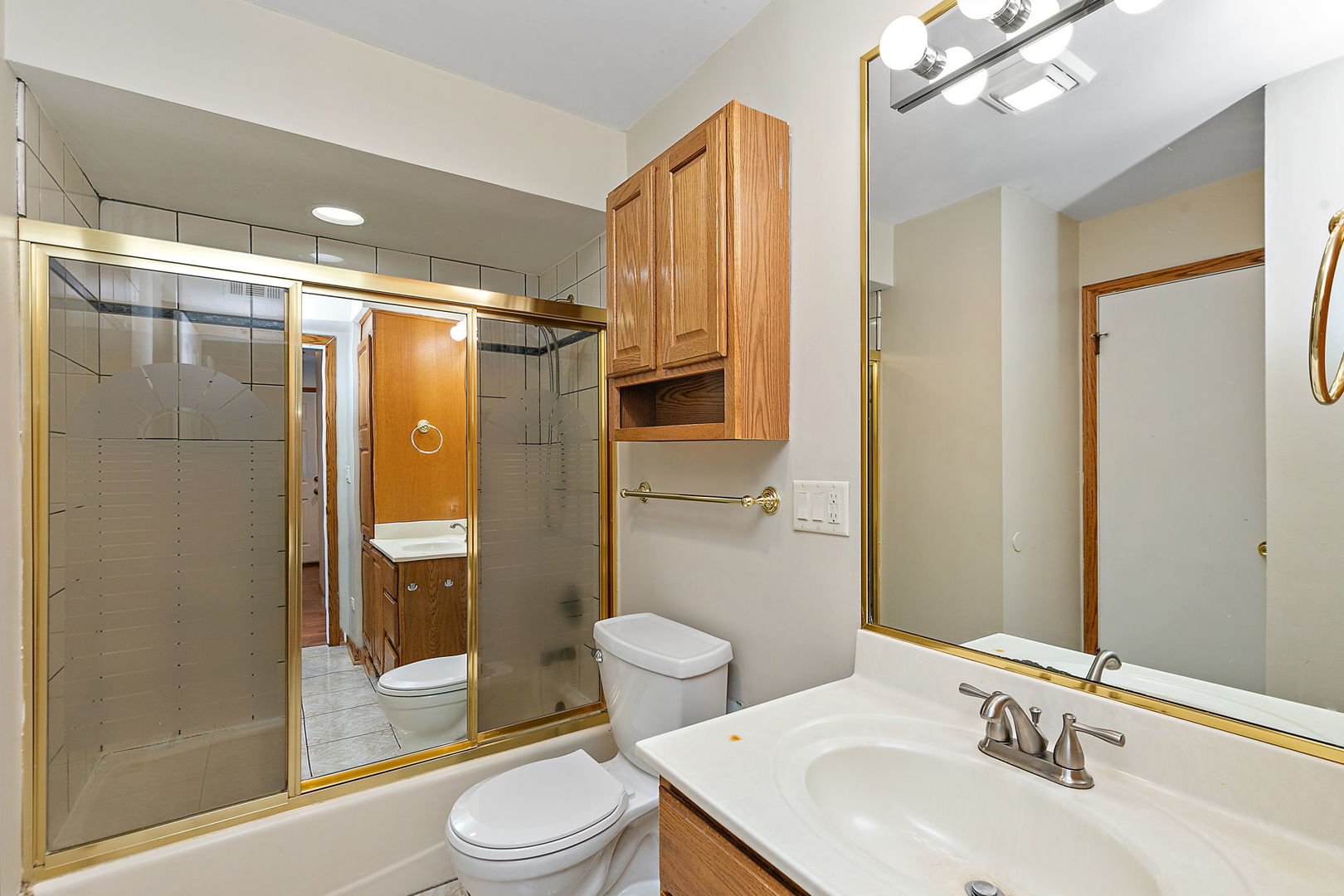 1310 Gifford Court #B, Hanover Park, IL 60133